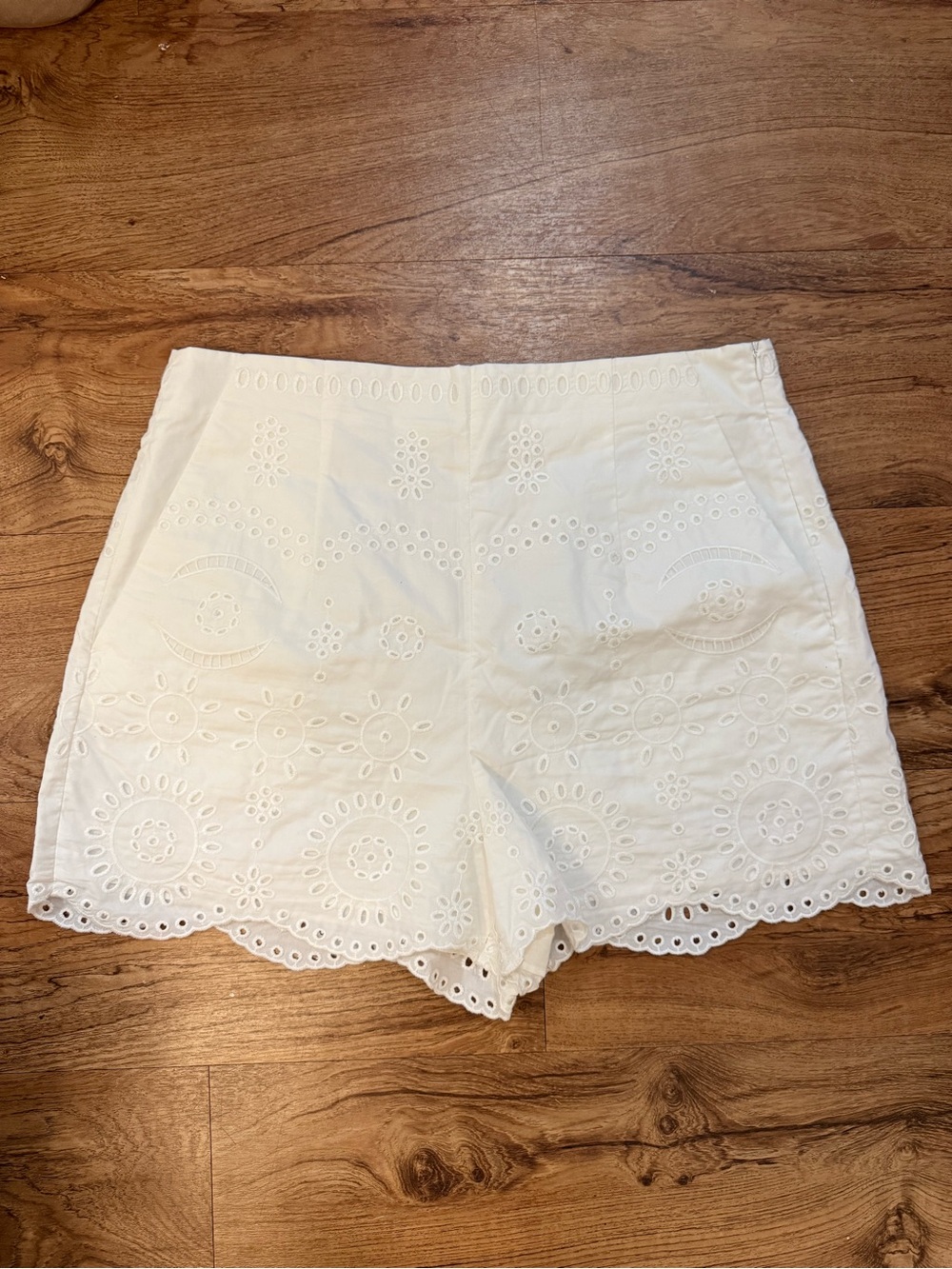 Zara White Eyelet High-Waist Lace Shorts